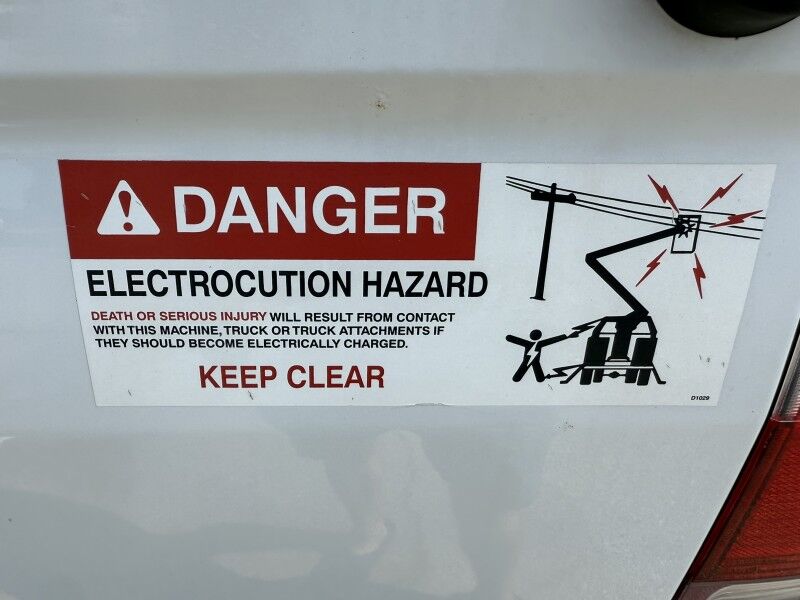 2016 Mercedes-Benz Sprinter 3500 DRW Cargo Van Bucket Truck Collinsville OK