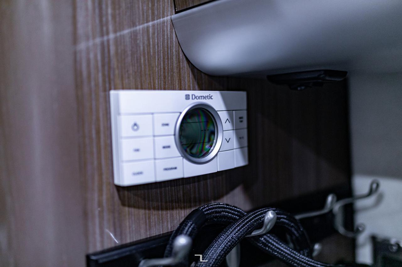 2016 Mercedez-Benz 3500 Sprinter 4x4 Airstream Interstate Diesel Leather Nav BCam TV Red Deer AB