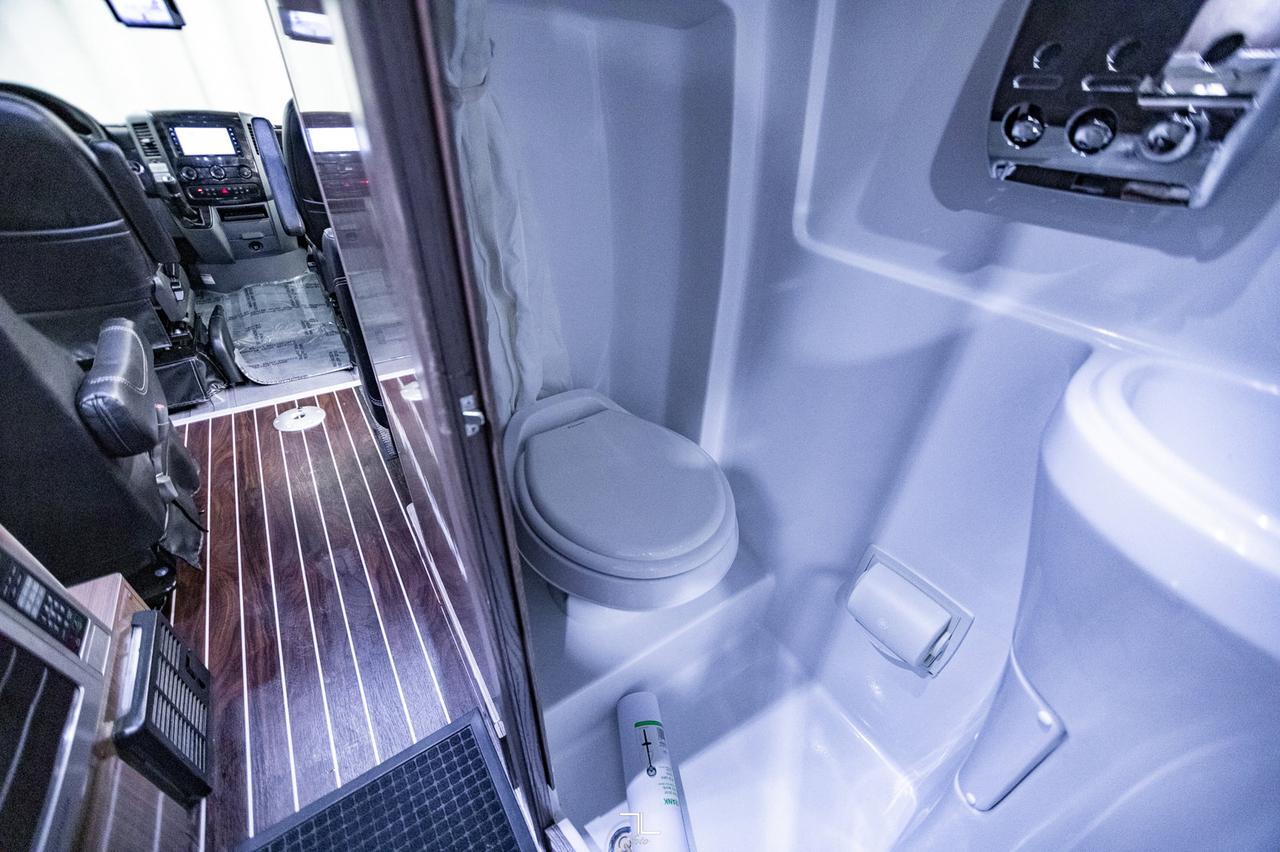 2016 Mercedez-Benz 3500 Sprinter 4x4 Airstream Interstate Diesel Leather Nav BCam TV Red Deer AB