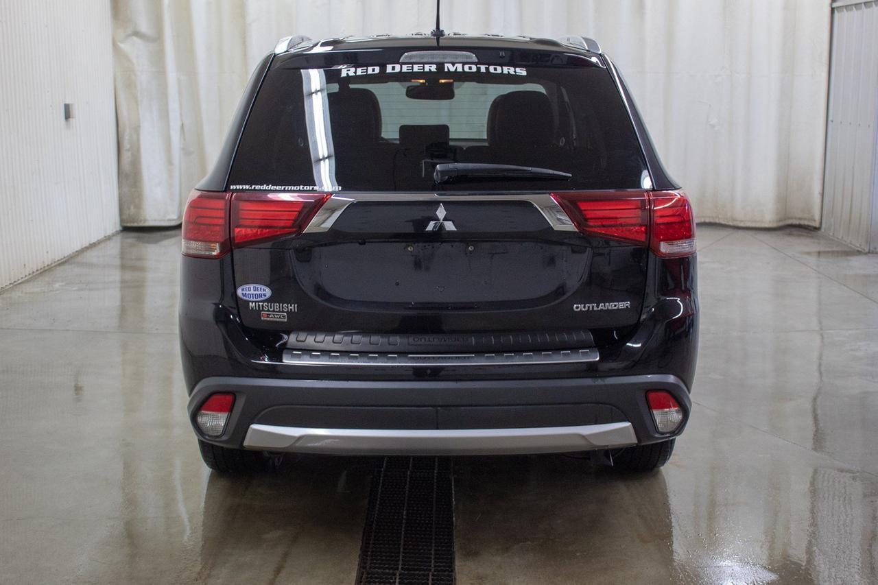 2016 Mitsubishi Outlander AWD GT LEATHER ROOF NAV Red Deer AB