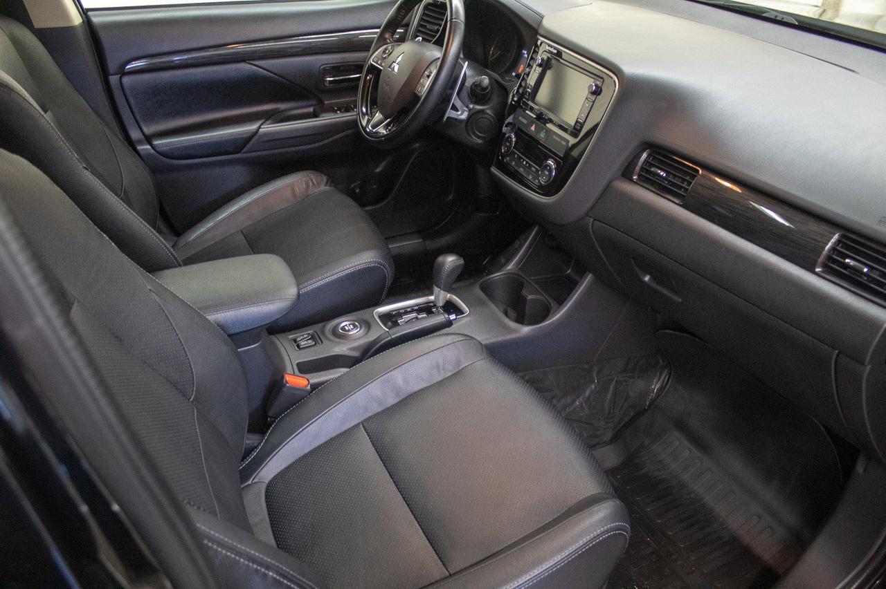 2016 Mitsubishi Outlander AWD GT LEATHER ROOF NAV Red Deer AB