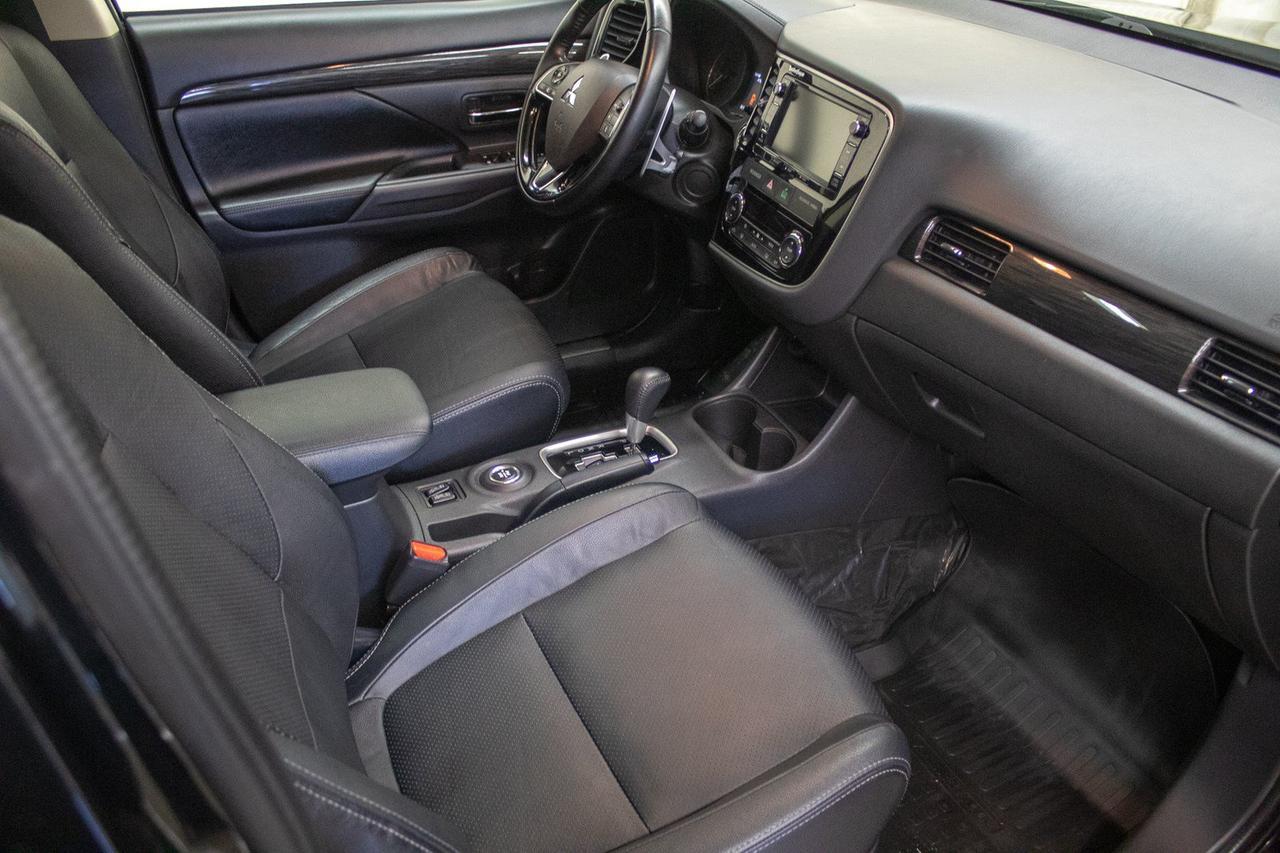 2016 Mitsubishi Outlander AWD GT LEATHER ROOF NAV Red Deer AB