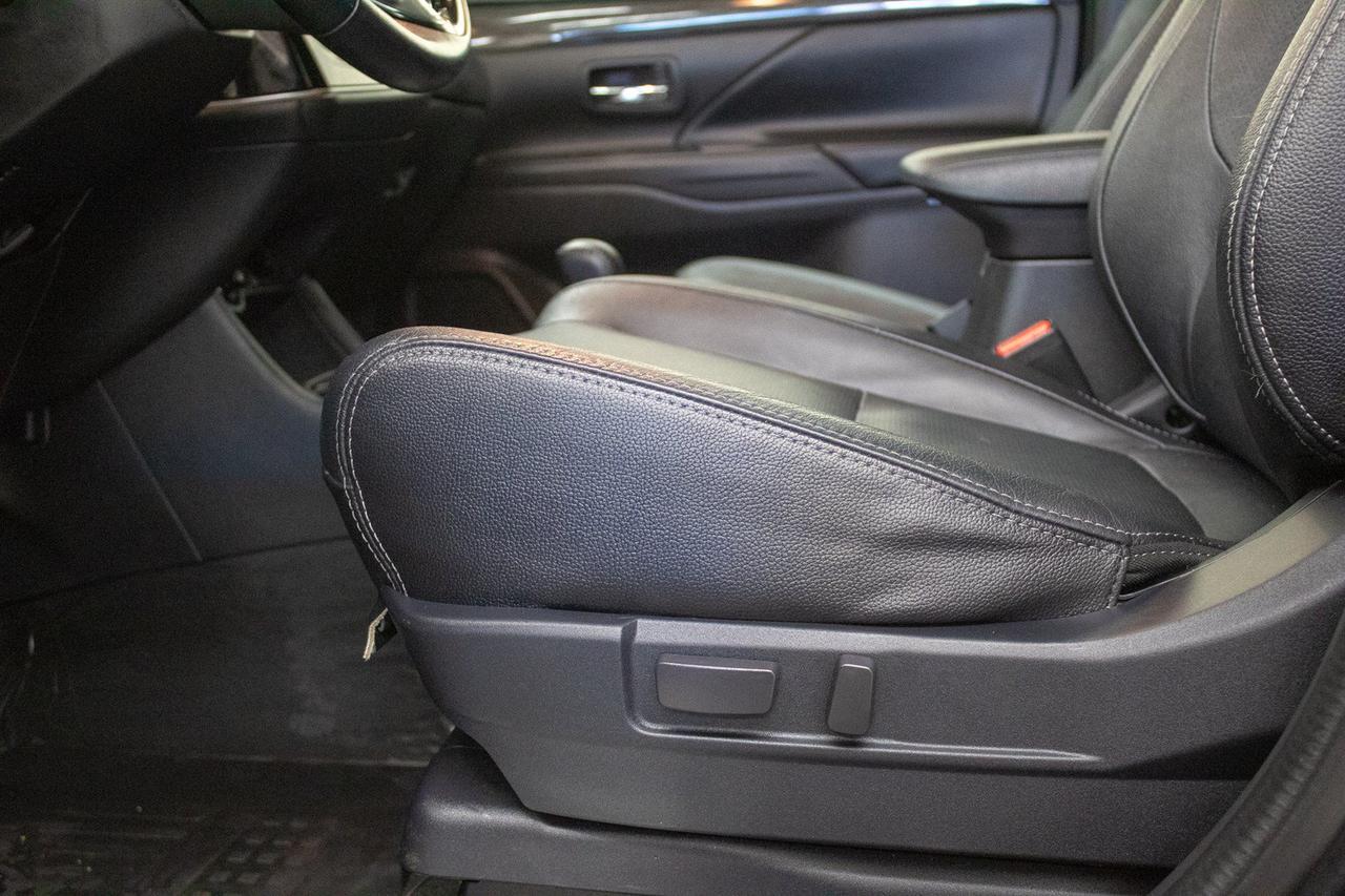 2016 Mitsubishi Outlander AWD GT LEATHER ROOF NAV Red Deer AB