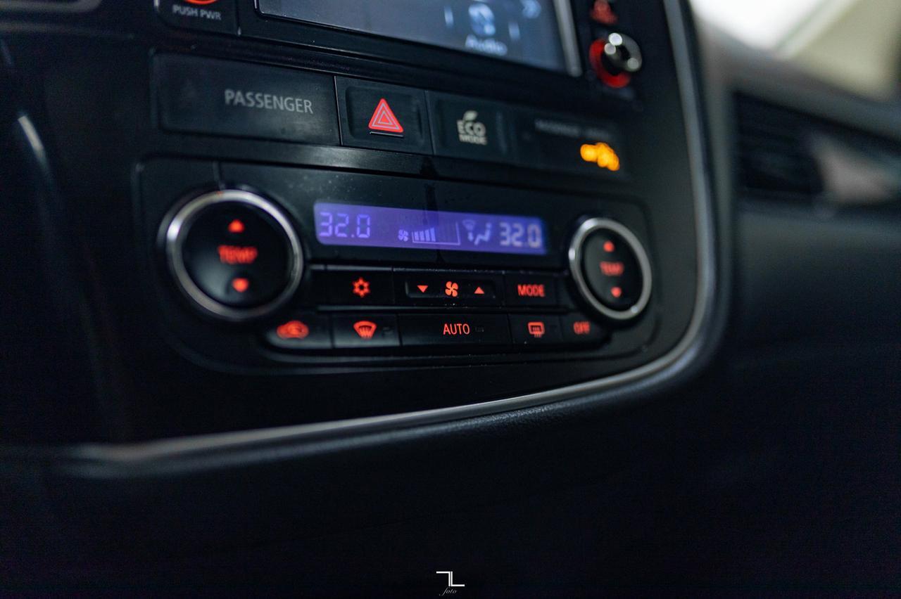 2016 Mitsubishi Outlander AWD GT Leather Roof BCam Red Deer AB