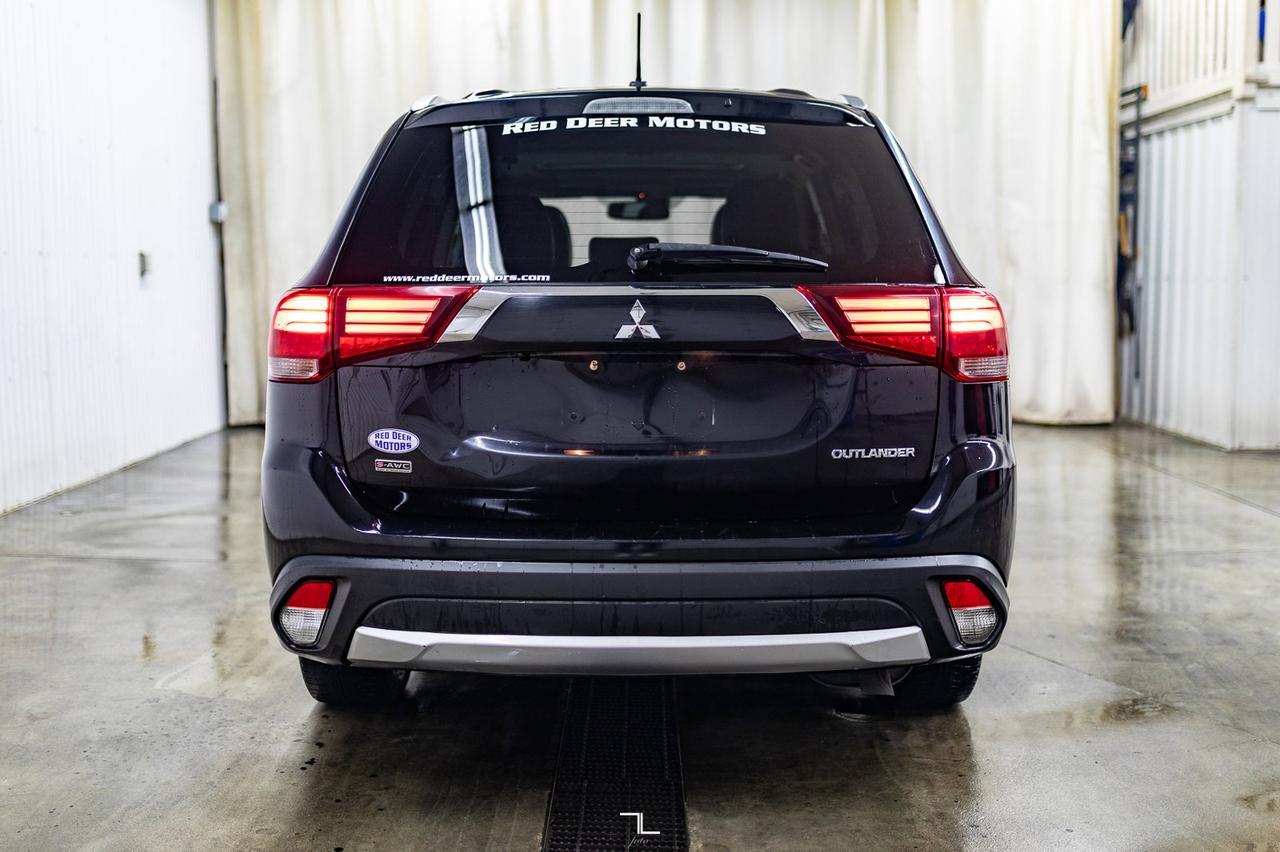 2016 Mitsubishi Outlander AWD GT Leather Roof BCam Red Deer AB