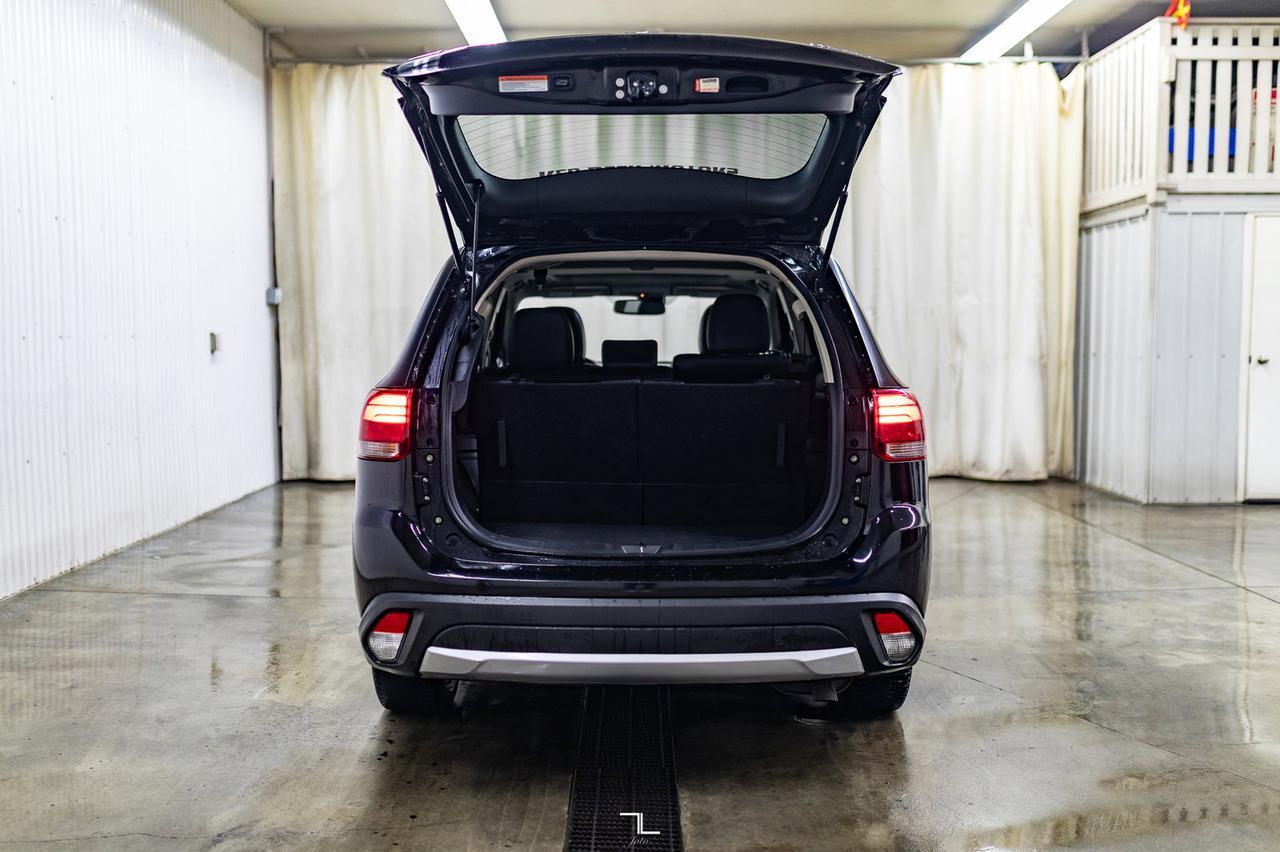 2016 Mitsubishi Outlander AWD GT Leather Roof BCam Red Deer AB