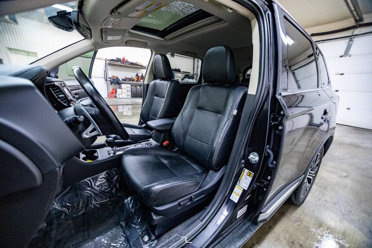 2016 Mitsubishi Outlander AWD GT Leather Roof BCam Red Deer AB