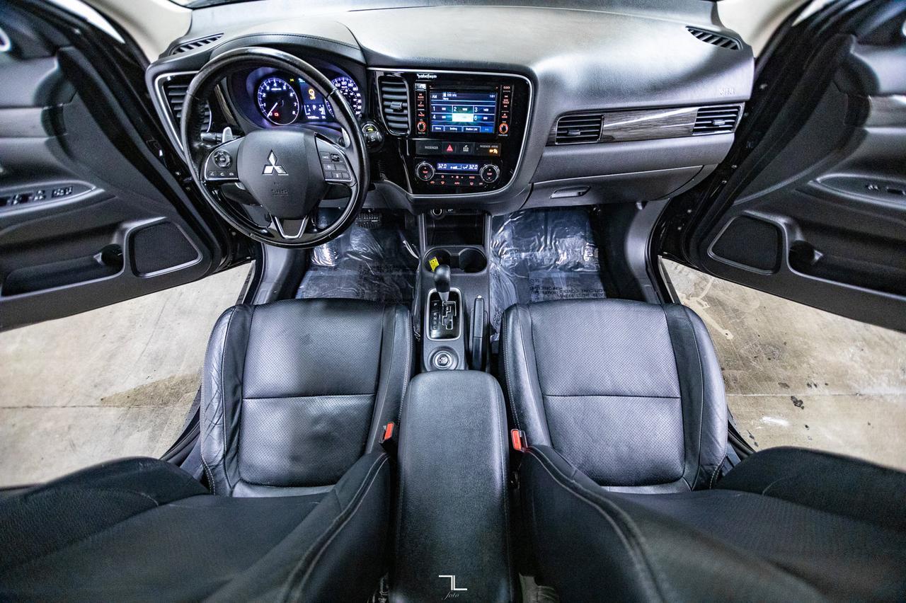 2016 Mitsubishi Outlander AWD GT Leather Roof BCam Red Deer AB