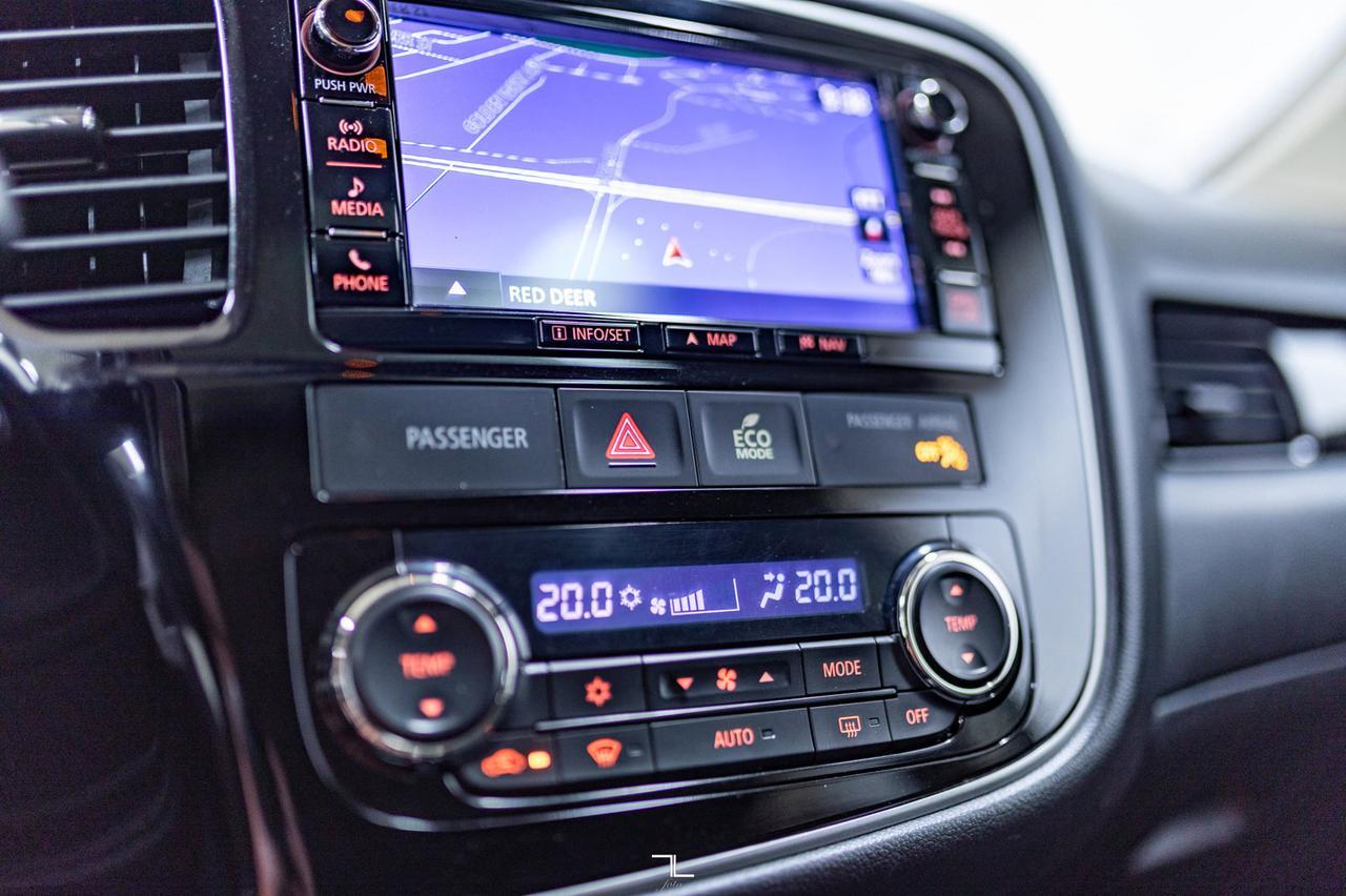 2016 Mitsubishi Outlander AWD GT Leather Roof Nav BCam Red Deer AB