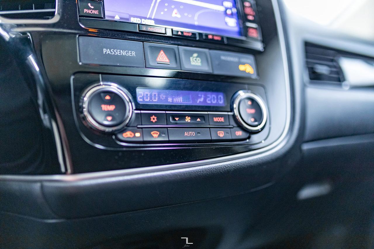 2016 Mitsubishi Outlander AWD GT Leather Roof Nav BCam Red Deer AB