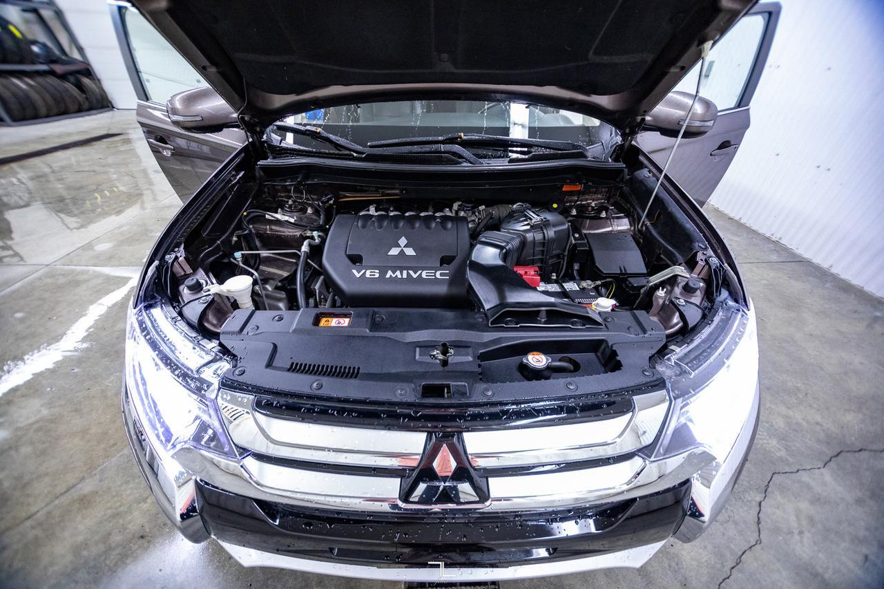 2016 Mitsubishi Outlander AWD GT Leather Roof Nav BCam Red Deer AB