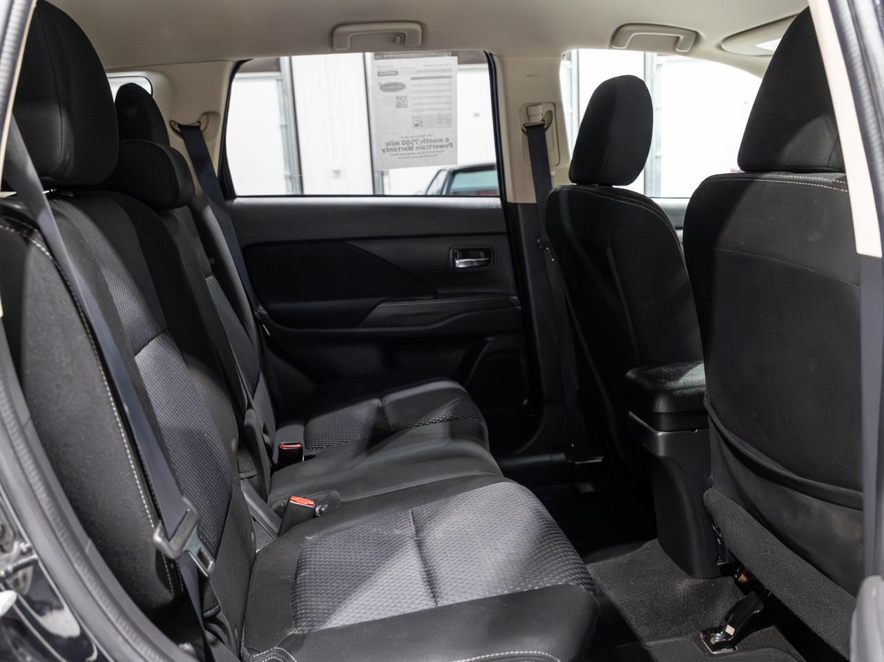 2016 Mitsubishi Outlander ES AWD 7-Passenger Cranberry PA