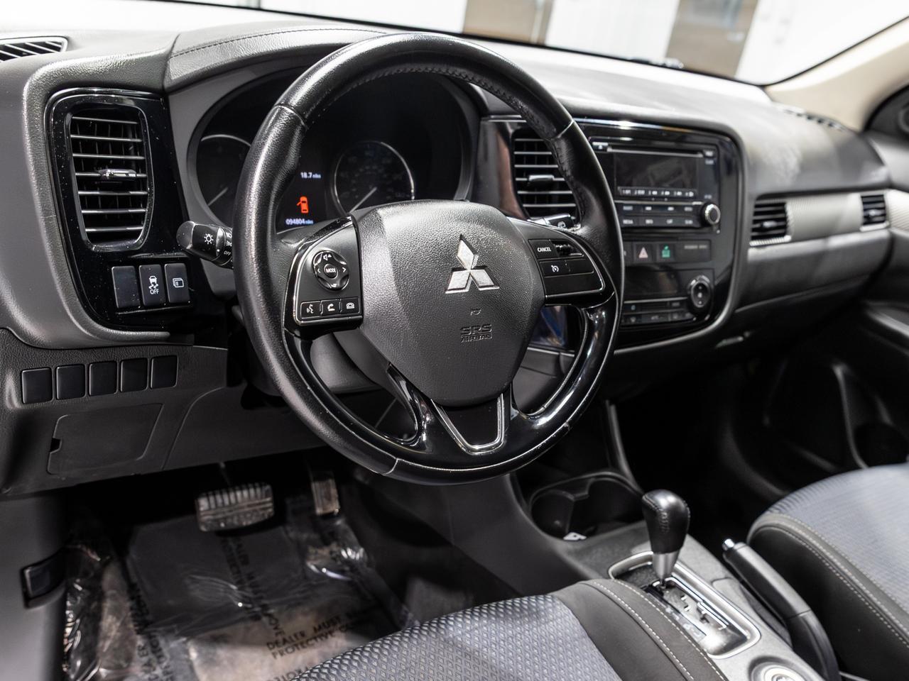 2016 Mitsubishi Outlander ES AWD 7-Passenger Cranberry PA