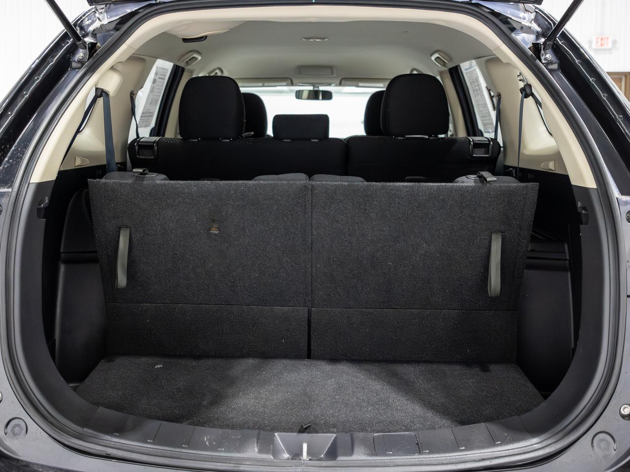 2016 Mitsubishi Outlander ES AWD 7-Passenger Cranberry PA