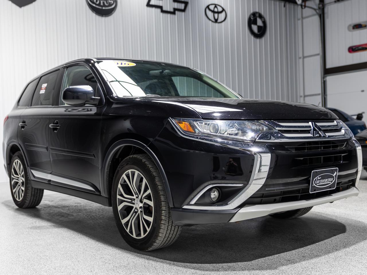 2016 Mitsubishi Outlander ES AWD 7-Passenger Cranberry PA