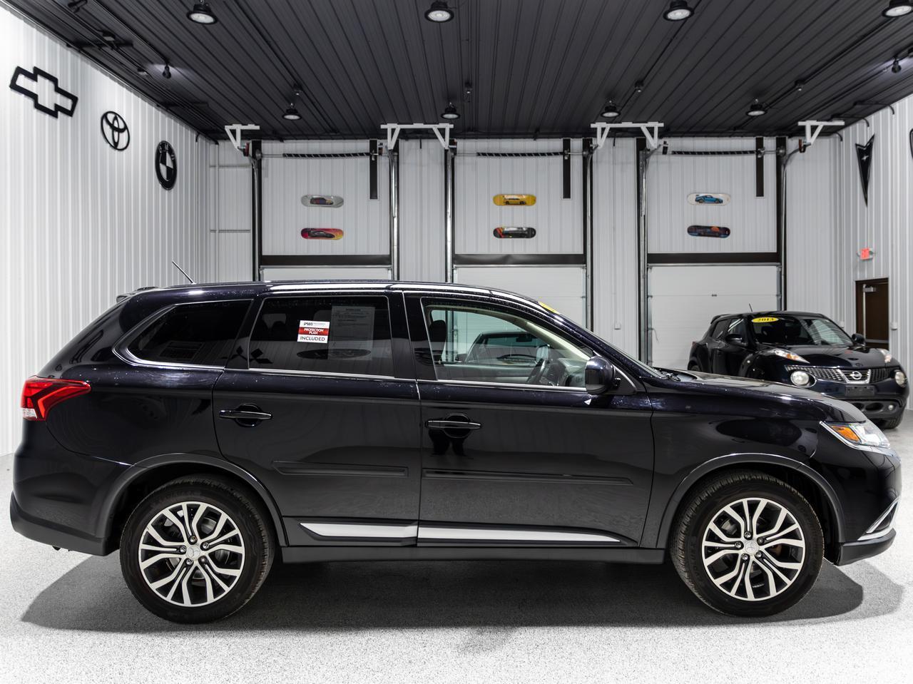 2016 Mitsubishi Outlander ES AWD 7-Passenger Cranberry PA