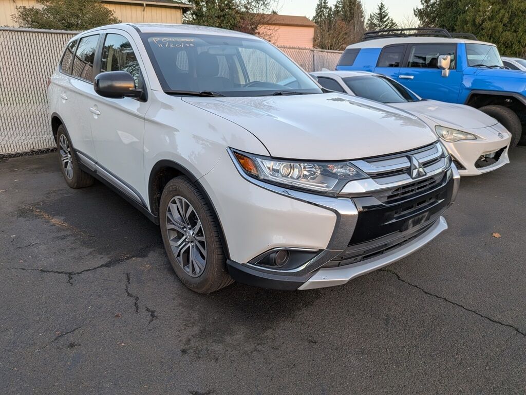 2016 Mitsubishi Outlander ES