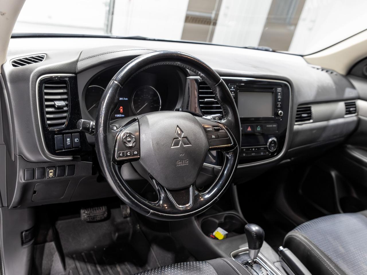 2016 Mitsubishi Outlander SE AWD 7-Passenger Cranberry PA