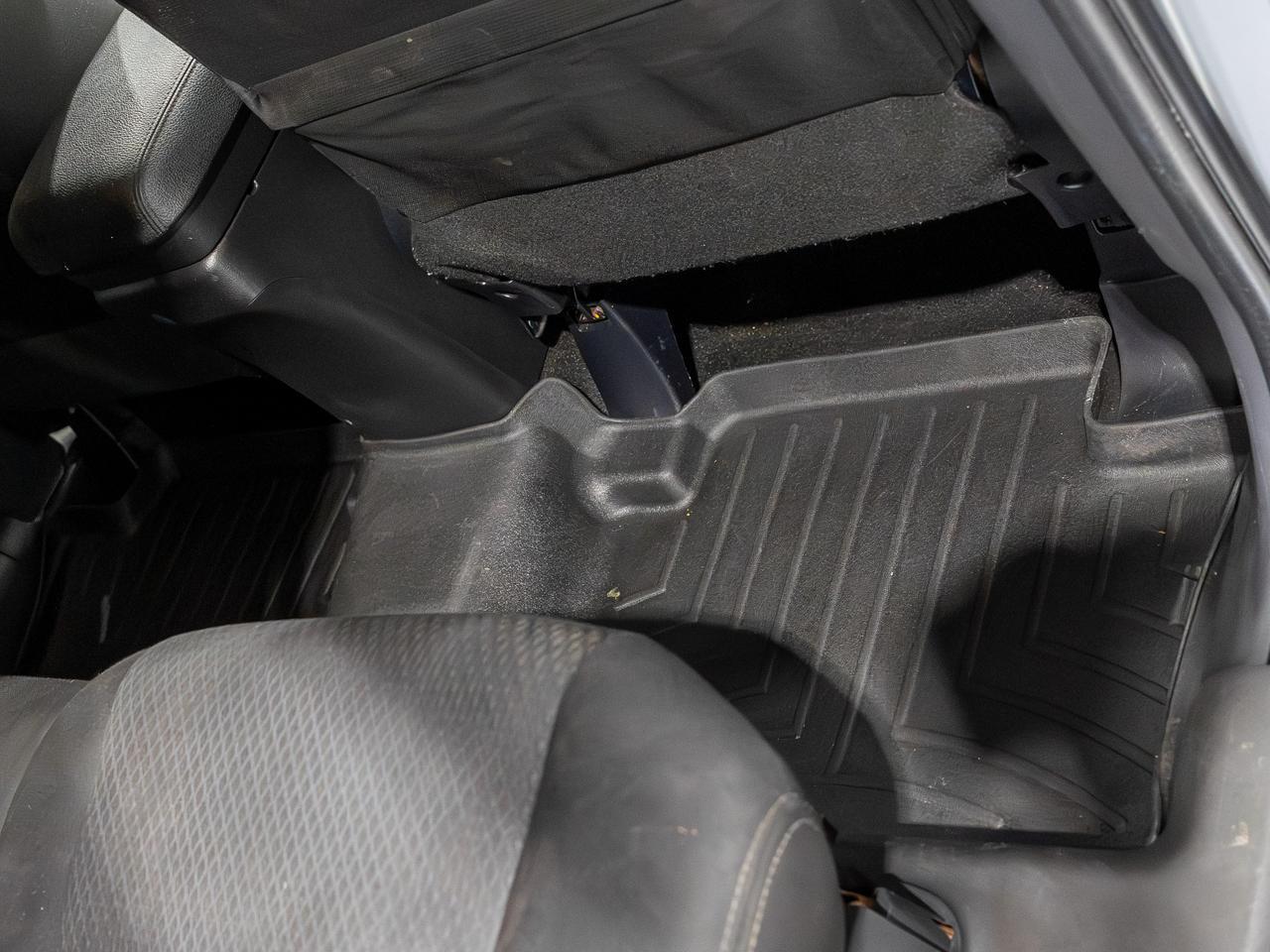 2016 Mitsubishi Outlander SE AWD 7-Passenger Cranberry PA