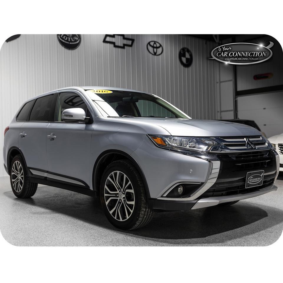 2016 Mitsubishi Outlander SE AWD 7-Passenger Cranberry PA