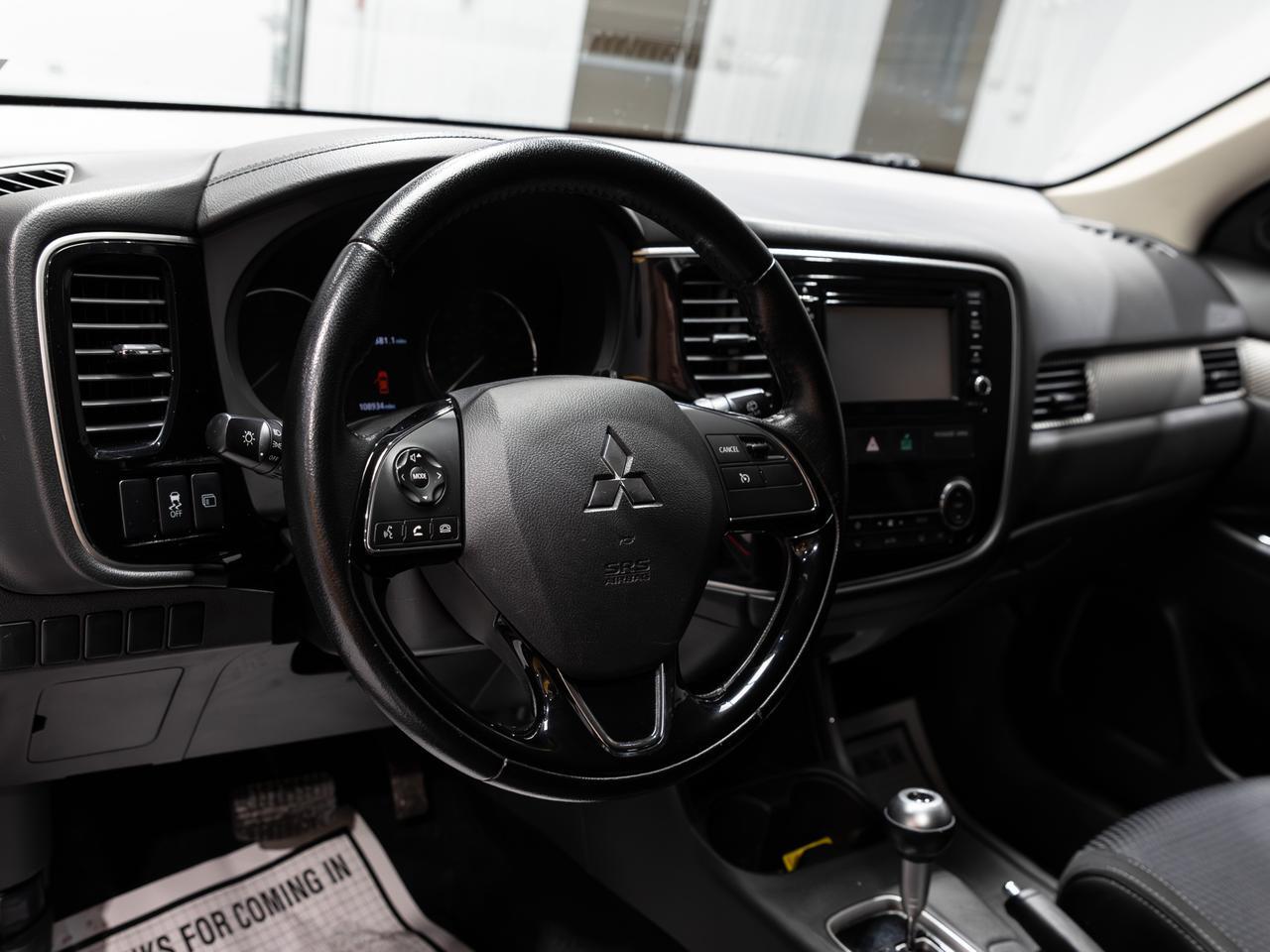 2016 Mitsubishi Outlander SE AWD 7-Passenger Cranberry PA