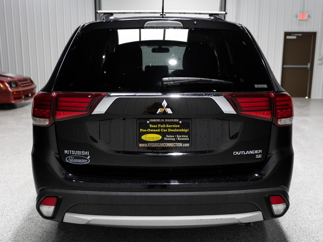 2016 Mitsubishi Outlander SE AWD 7-Passenger Cranberry PA