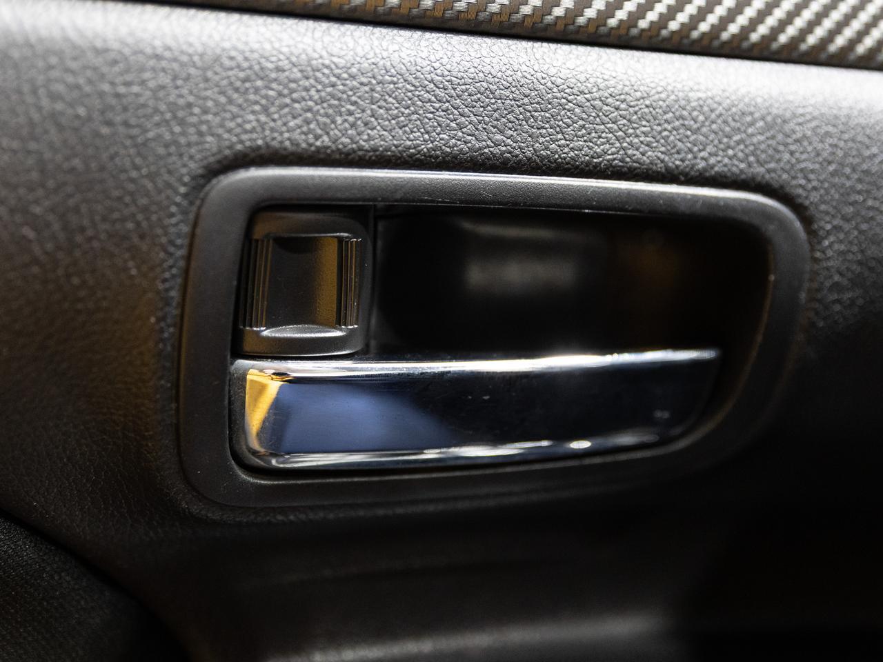 2016 Mitsubishi Outlander SE AWD 7-Passenger Cranberry PA