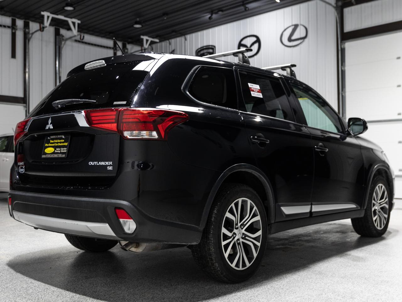 2016 Mitsubishi Outlander SE AWD 7-Passenger Cranberry PA