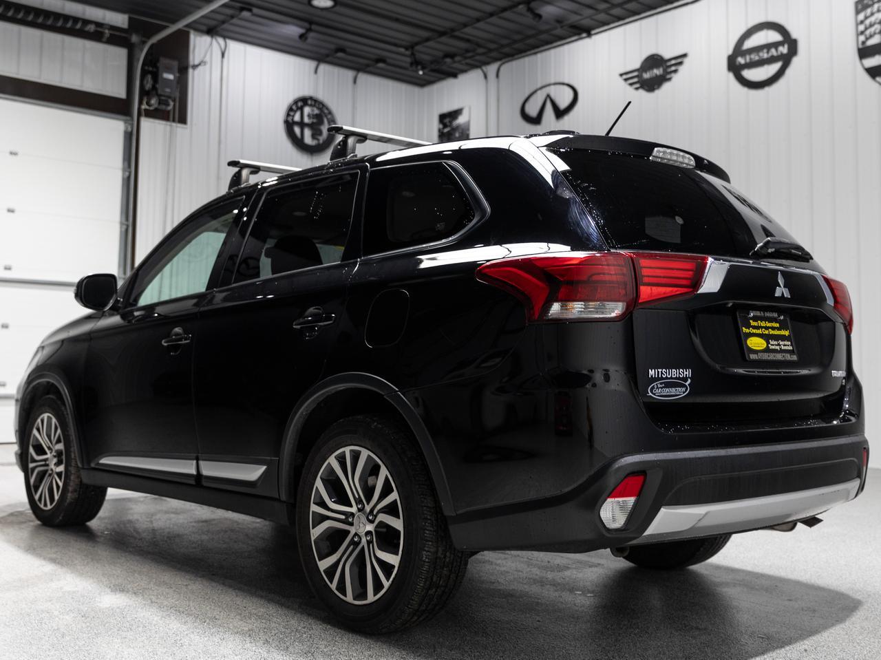 2016 Mitsubishi Outlander SE AWD 7-Passenger Cranberry PA