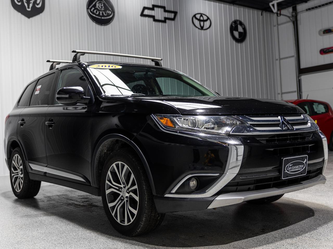 2016 Mitsubishi Outlander SE AWD 7-Passenger Cranberry PA