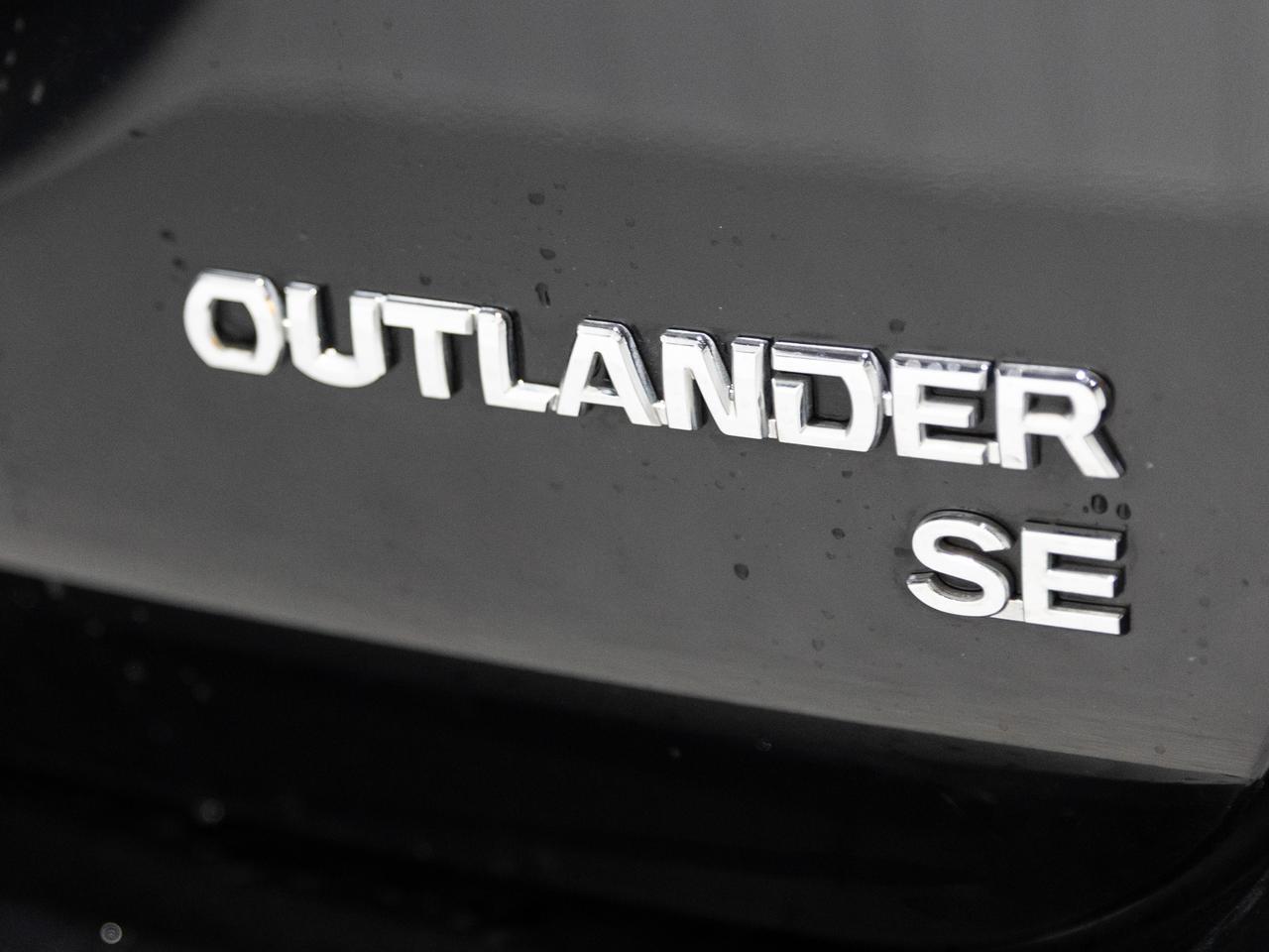 2016 Mitsubishi Outlander SE AWD 7-Passenger Cranberry PA