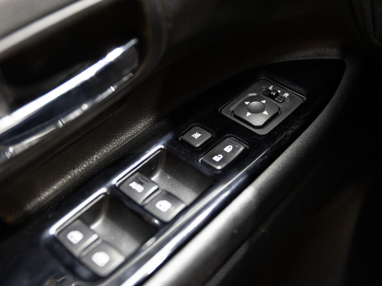 2016 Mitsubishi Outlander SE AWD 7-Passenger Cranberry PA