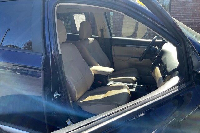 2016 Mitsubishi Outlander SE Altoona PA