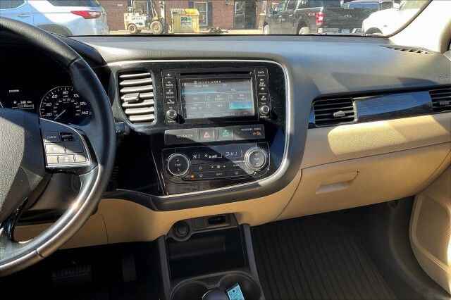 2016 Mitsubishi Outlander SE Altoona PA