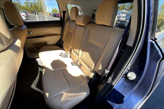 2016 Mitsubishi Outlander SE Altoona PA