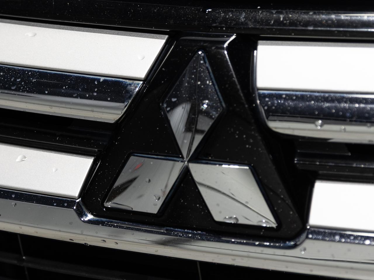 2016 Mitsubishi Outlander SEL AWD 7-Passenger Cranberry PA