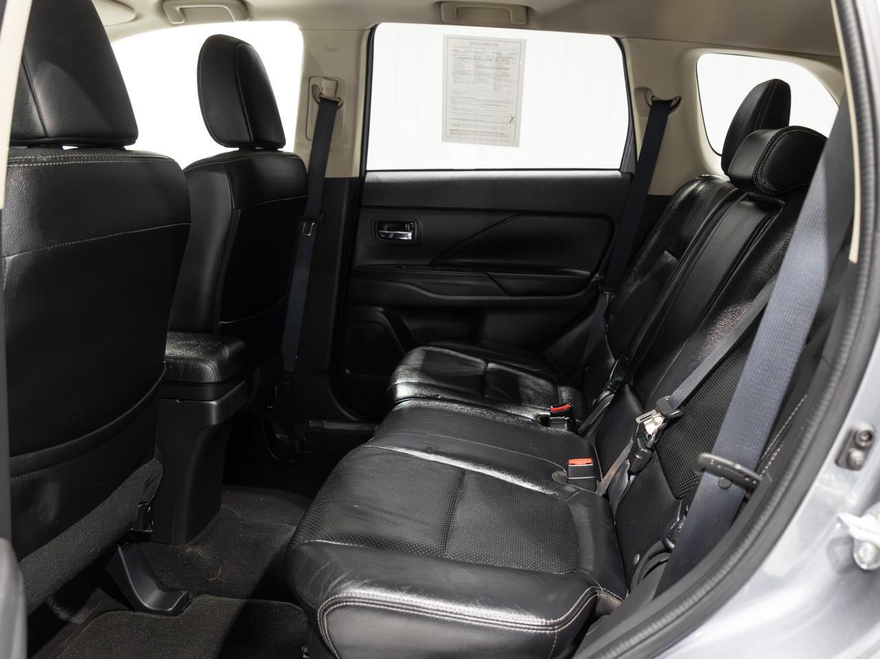 2016 Mitsubishi Outlander SEL AWD 7-Passenger Cranberry PA