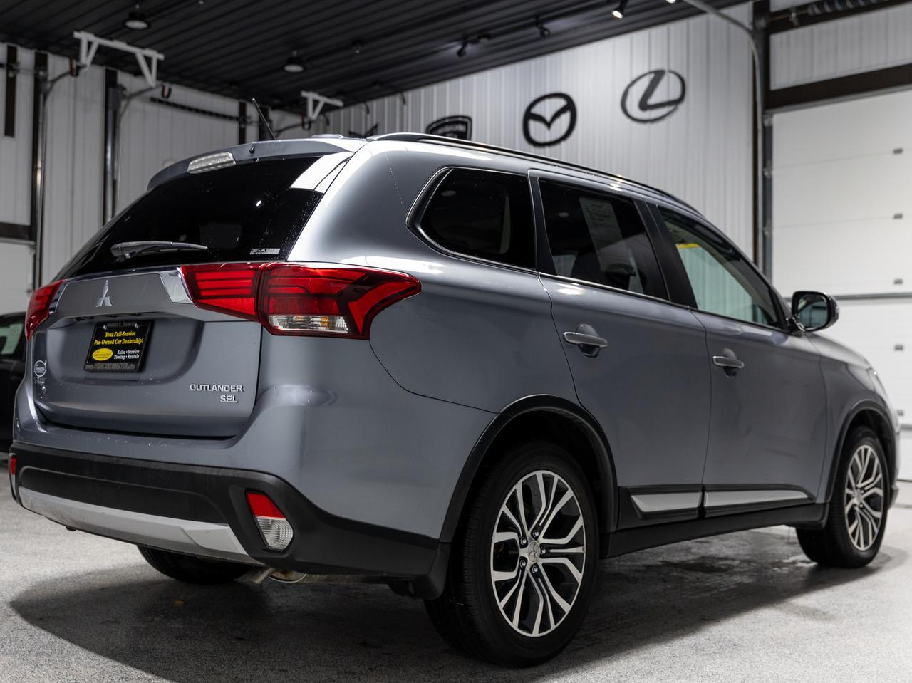 2016 Mitsubishi Outlander SEL AWD 7-Passenger Cranberry PA