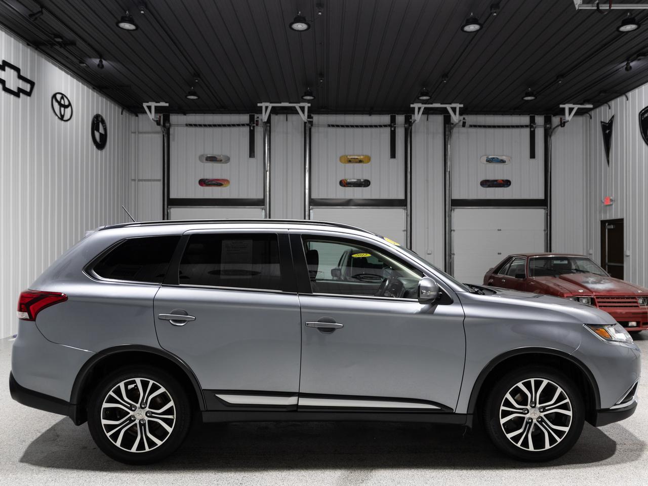 2016 Mitsubishi Outlander SEL AWD 7-Passenger Cranberry PA