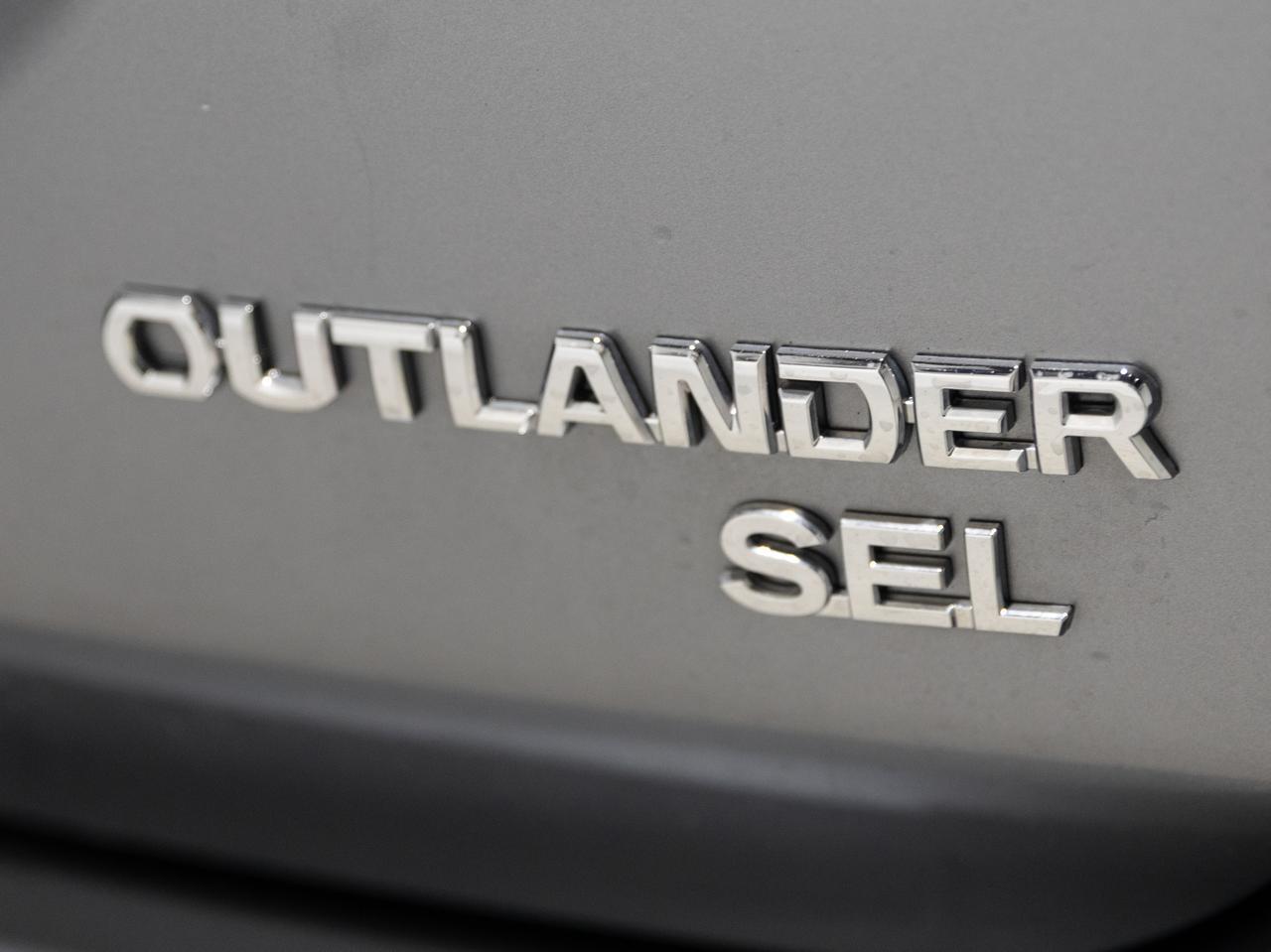 2016 Mitsubishi Outlander SEL AWD 7-Passenger Cranberry PA