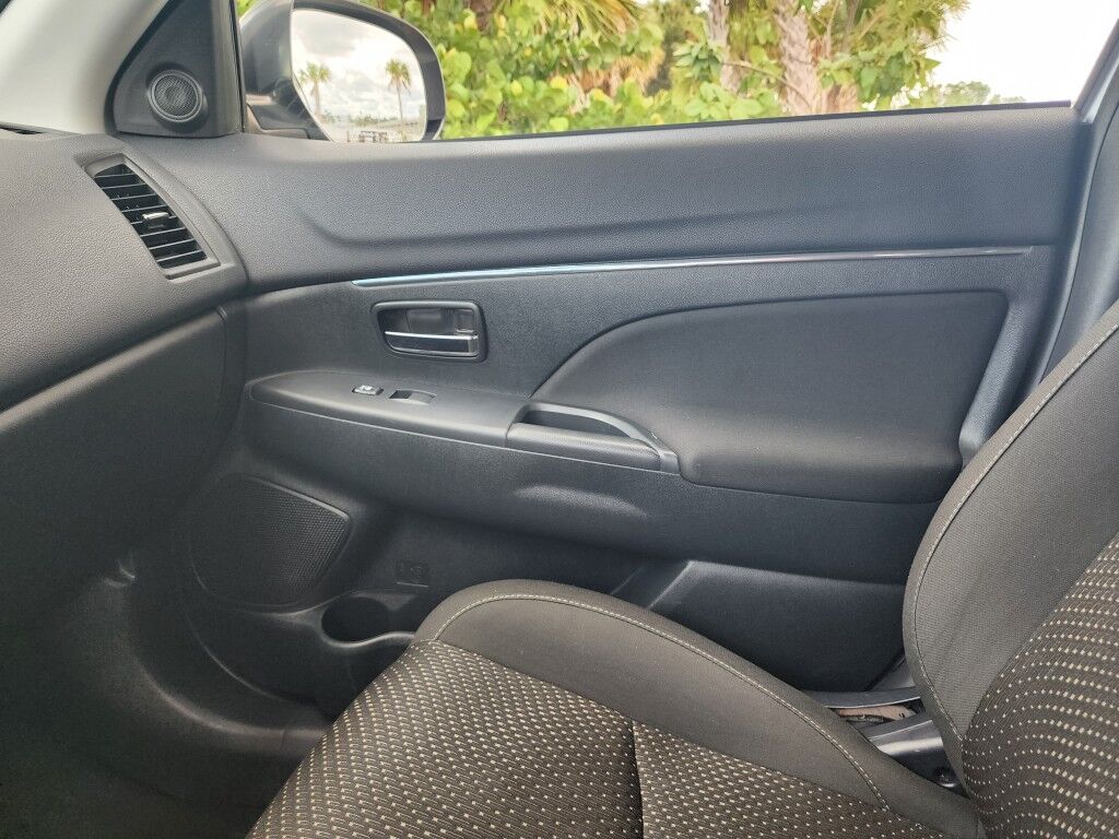 2016 Mitsubishi Outlander Sport 2.4 ES~BLUETOOTH~LOW MILES~CRUISE CONTROL~ELECTRONIC BRAKING SYSTEM~SAFETY BRAKE PEDAL SYSTEM Sarasota FL