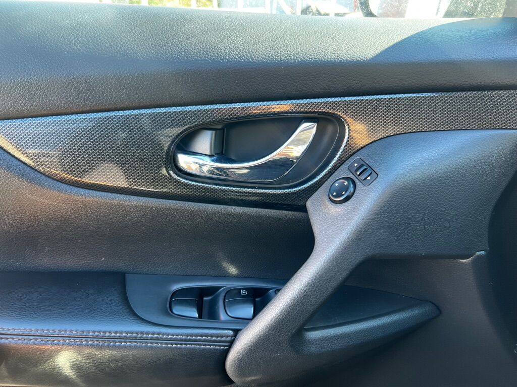 2016 NISSAN ROGUE S Des Moines WA