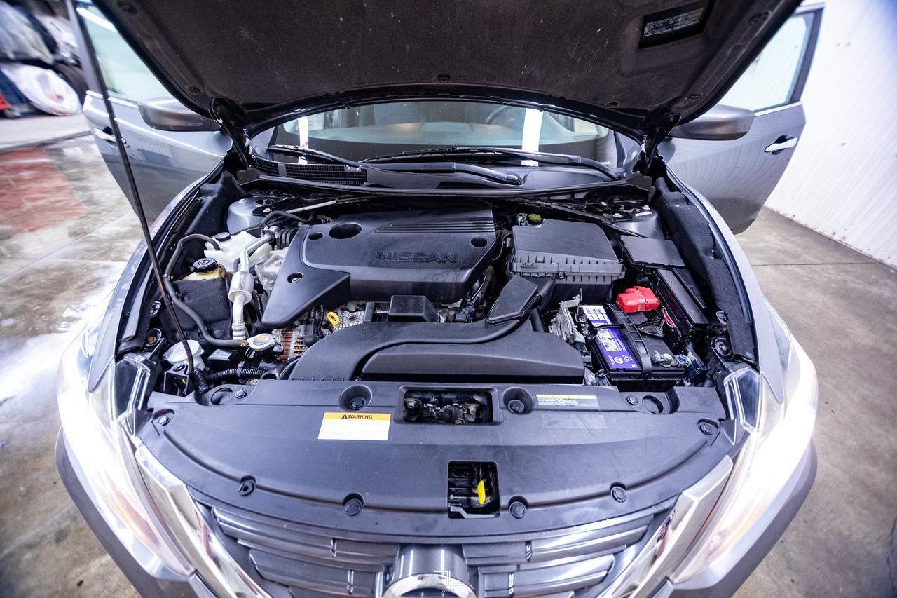 2016 Nissan Altima 2.5 S PSeat BCam Red Deer AB