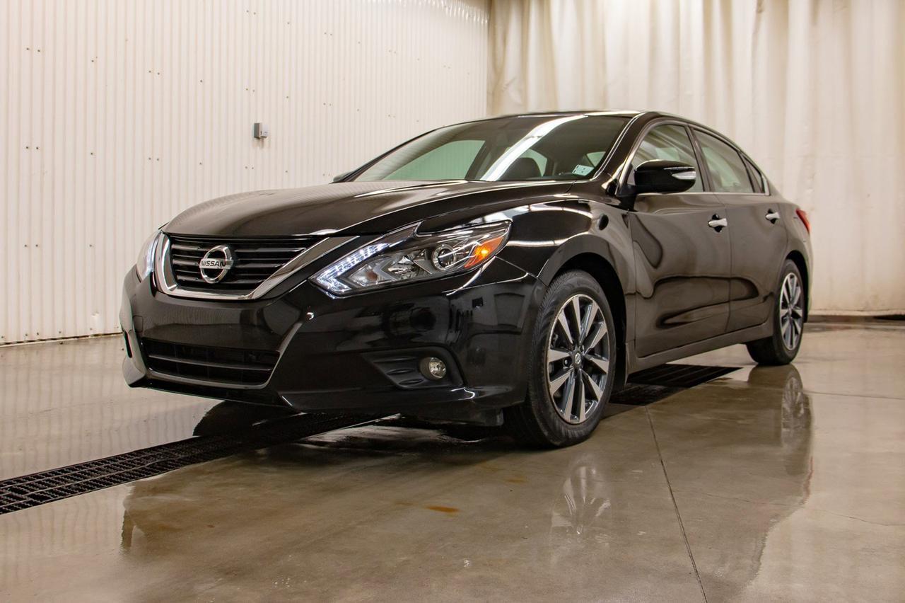 2016 Nissan Altima SL Leather Roof Nav Red Deer AB