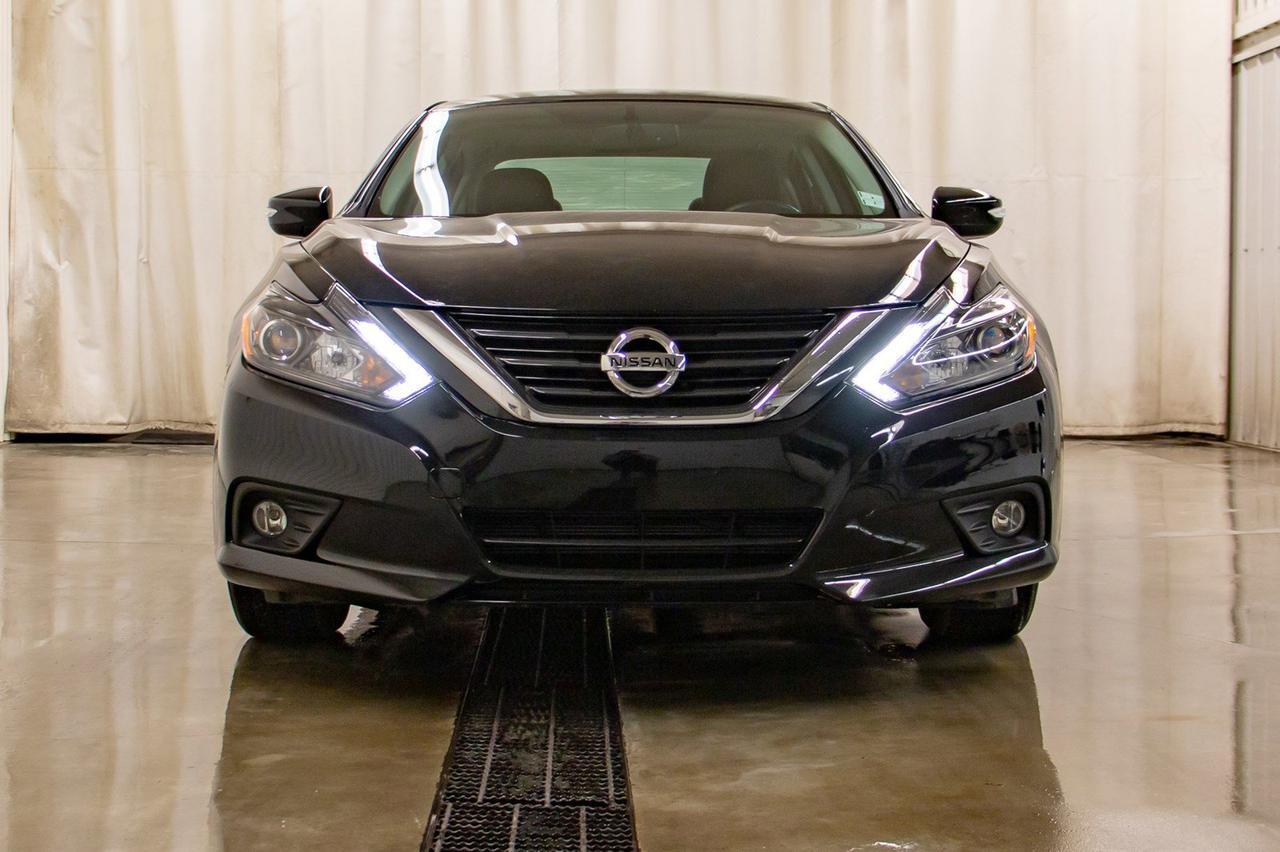 2016 Nissan Altima SL Leather Roof Nav Red Deer AB