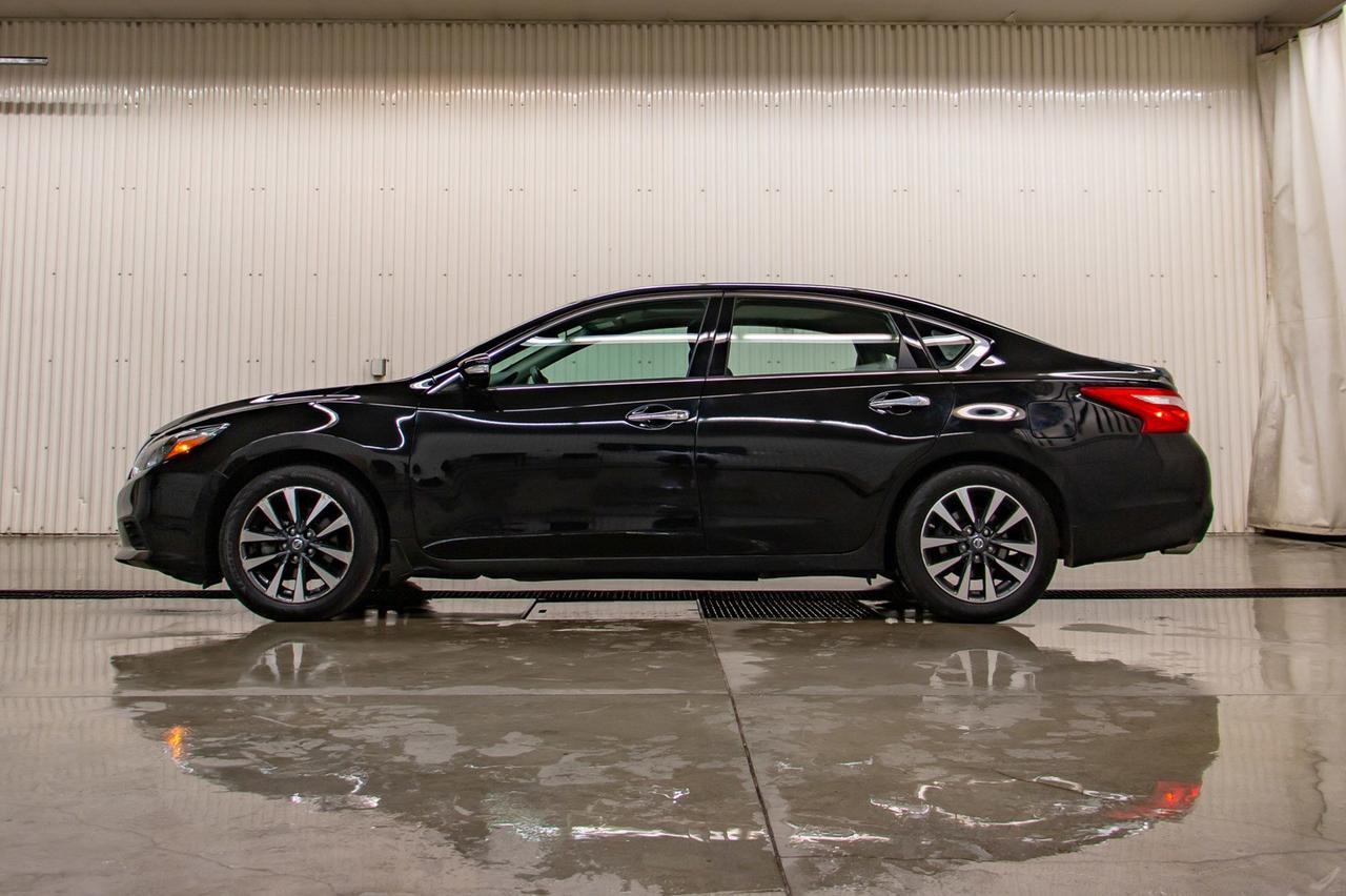 2016 Nissan Altima SL Leather Roof Nav Red Deer AB