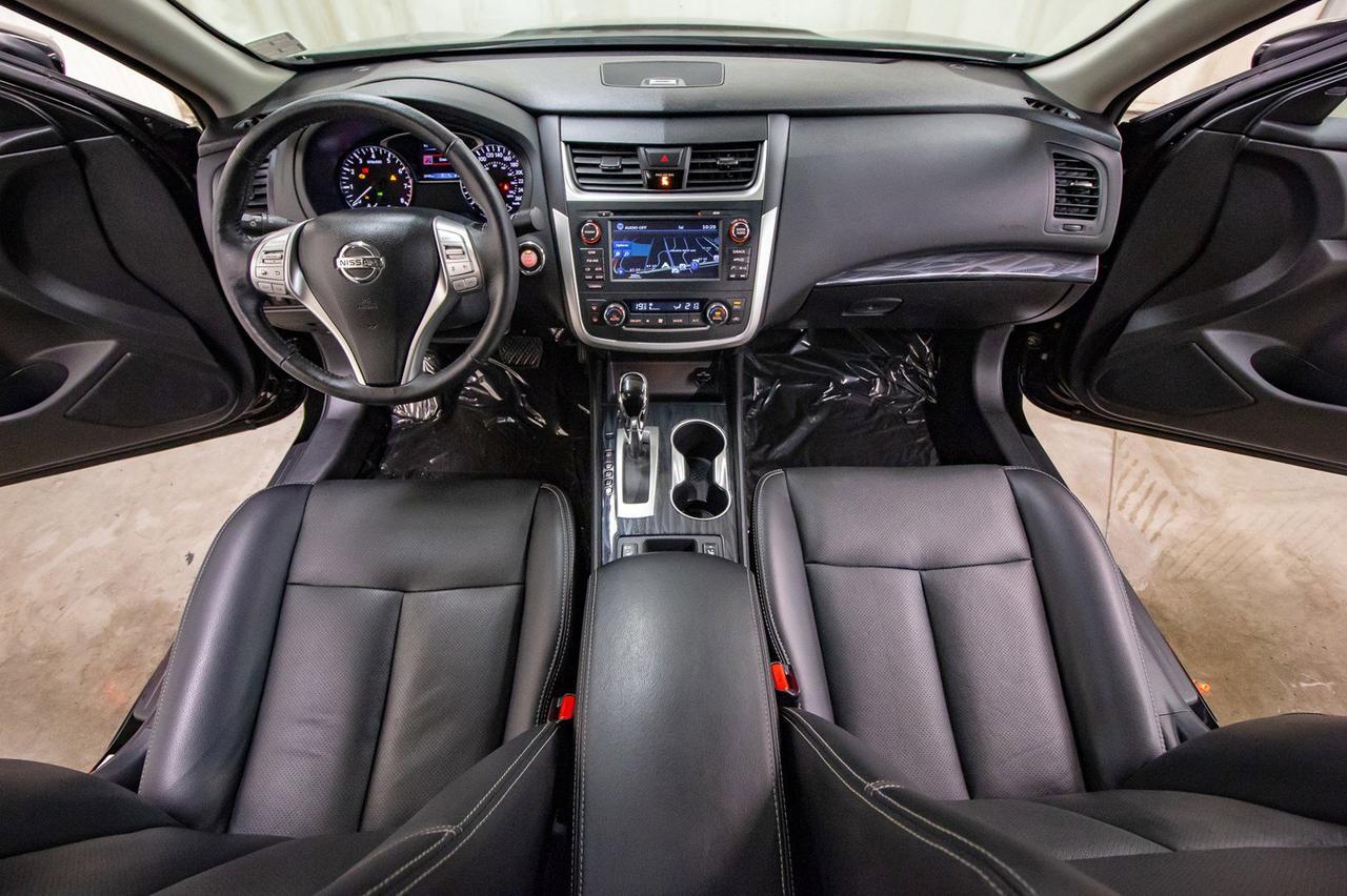 2016 Nissan Altima SL Leather Roof Nav Red Deer AB