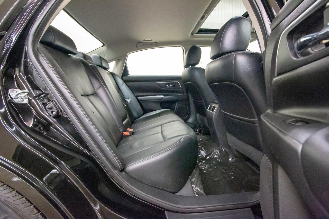 2016 Nissan Altima SL Leather Roof Nav Red Deer AB