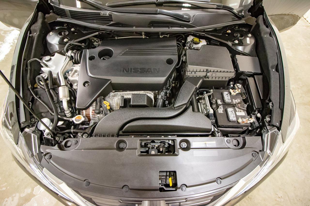 2016 Nissan Altima SL Leather Roof Nav Red Deer AB