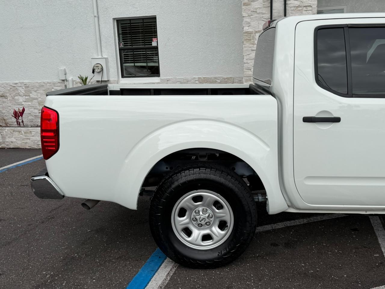 2016 Nissan Frontier 2WD Crew Cab SWB Auto S Jacksonville FL
